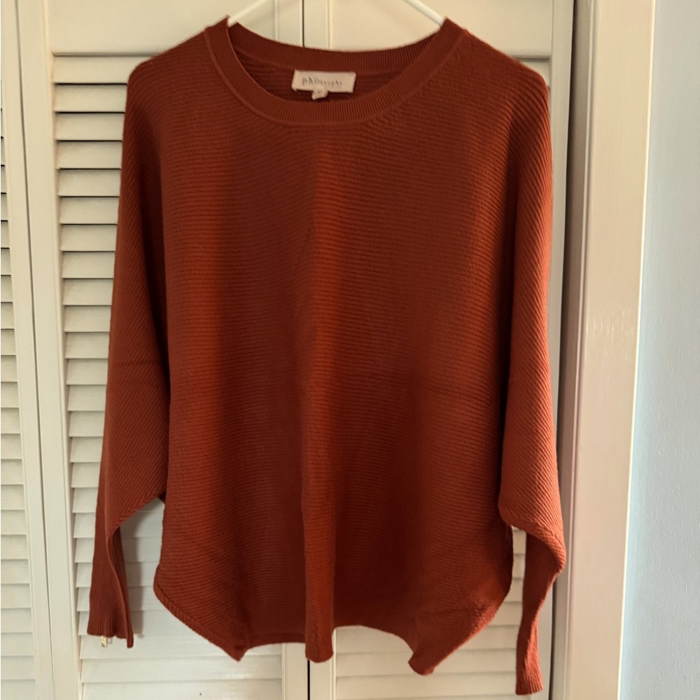 Philosophy sweater size XL.